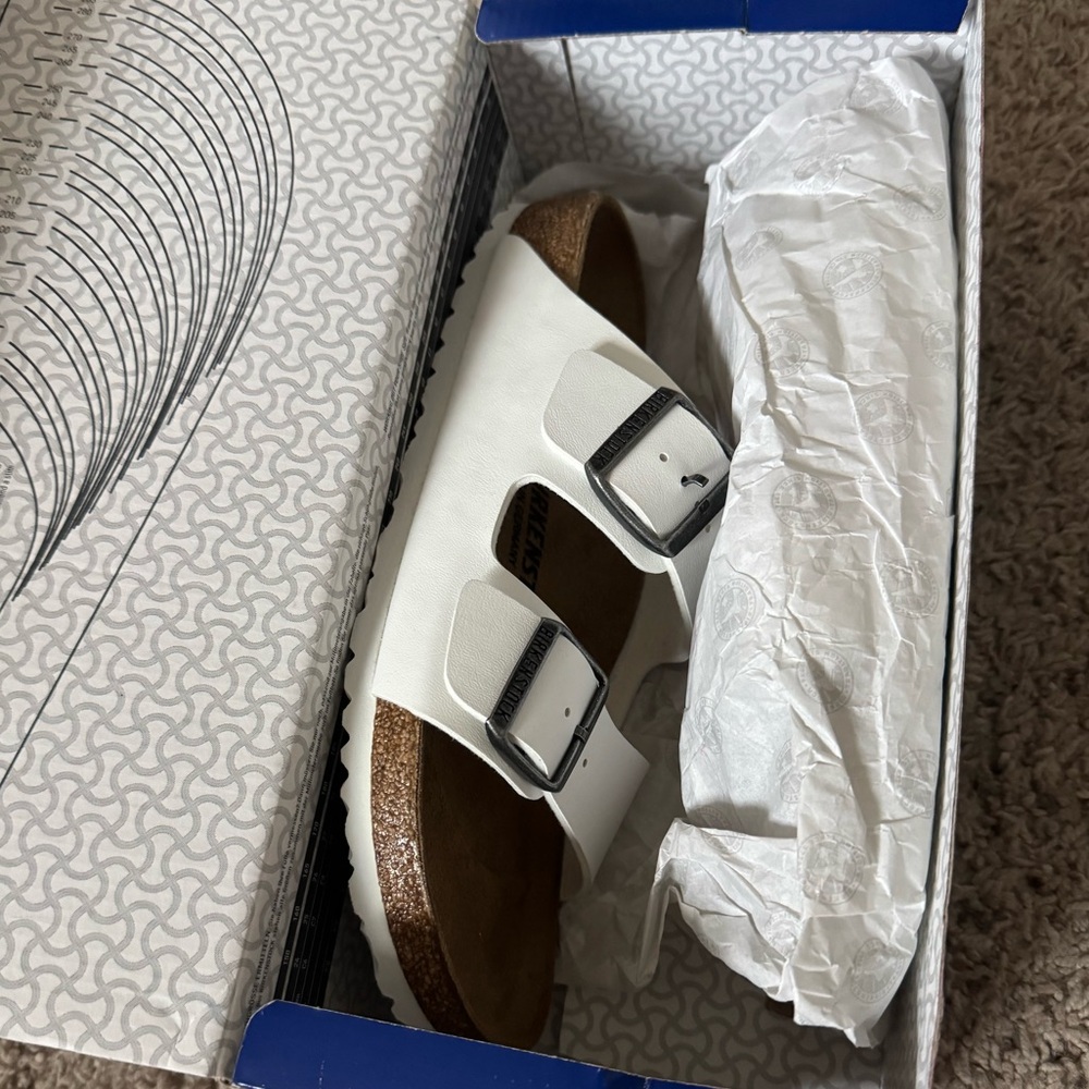 White Arizona Birkenstocks size W 9 M 7 NEW NEVER WORN W TAGS